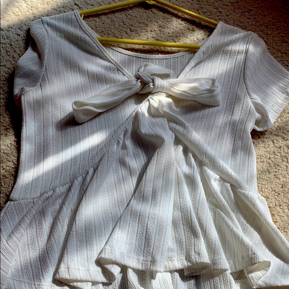 white short sleeve blouse